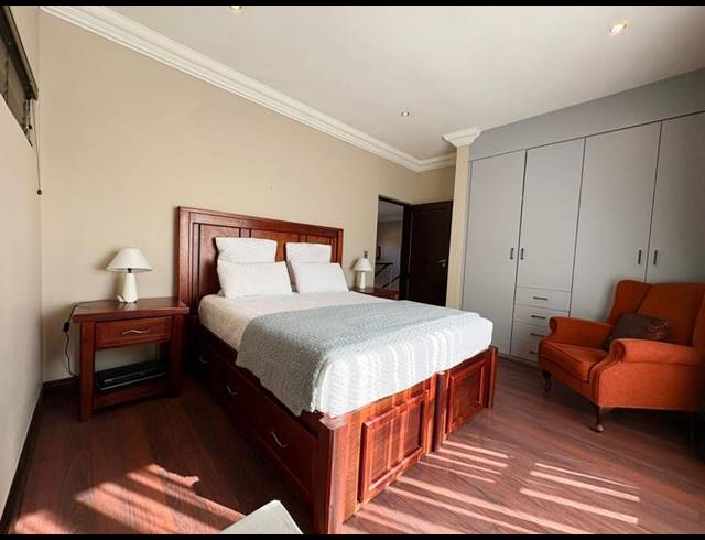 7 BEDROOM HOUSE FOR SALE IN MIDSTREAM ESTATE